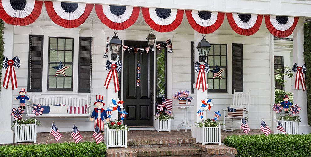 4Th Of July Home Decorations : Awesome 4th July Outdoor Decorations You Will Love To See / Apple pie, the 4th of july, fireworks in the sky, and front porches seem to all go together, right?