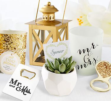 Unique wedding favors to offer your guests: Wine stoppers